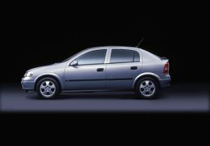 Opel Astra Edition 2000 5-Door (G) '2000